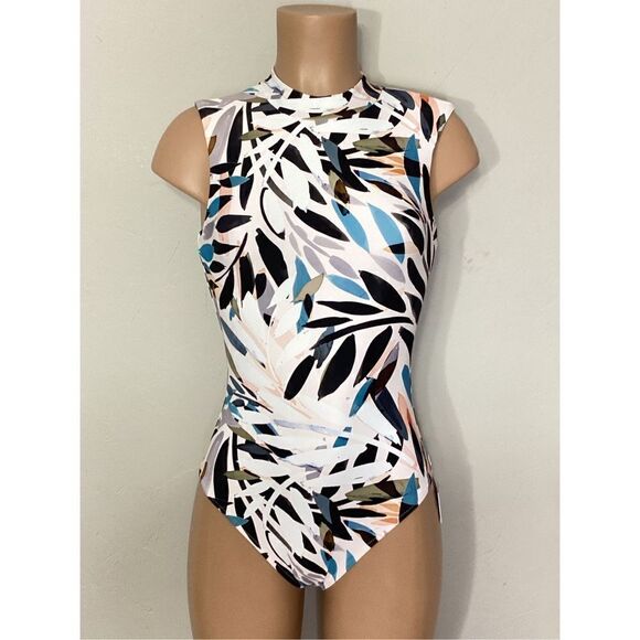 New. O’Neill Nora tank one piece swimsuit. Small. Retails $89 - Picture 4 of 10